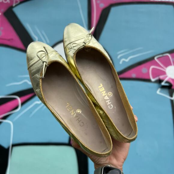 Chanel Vintage Gold Metallic Leather Flats Size 39 - Picture 15 of 16